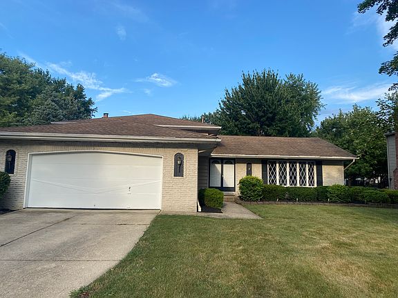 2nd image of 8395 Lorraine Dr