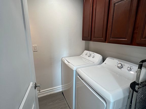 3rd image of 12712 9th Ave #1