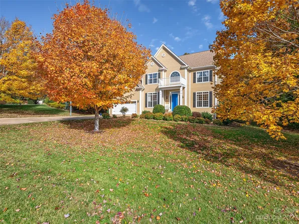 5 Huntington Chase Dr, Asheville, NC 28805