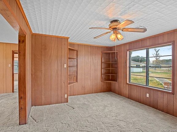 4th image of 2129 Linda Dr