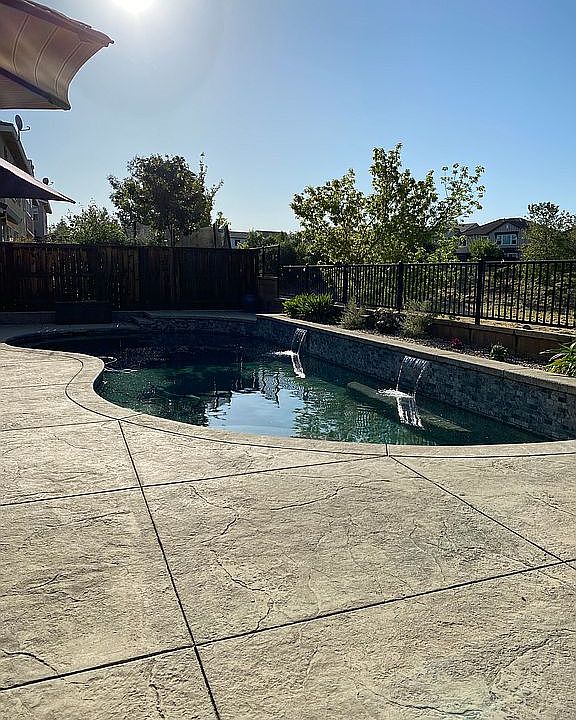 2nd image of 819 Wild Berry Ln
