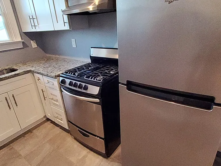 717 John St #2 — Photo 12