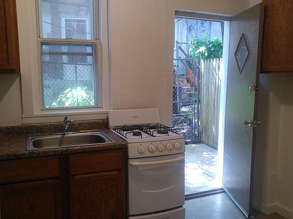 4th image of 226 N Horton St