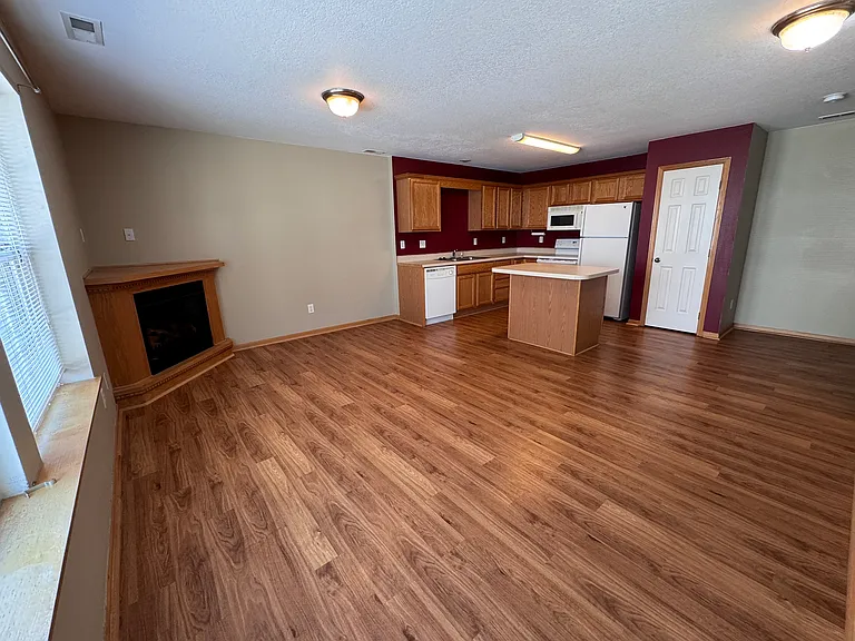 1146 SE Village View Ln — Photo 1