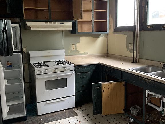 5th image of 613 E Powell Ave