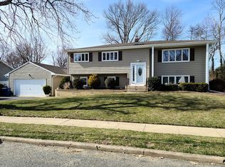 10 Raphael Pl, New Monmouth, NJ 07748