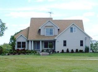 8040 Schrepfer Rd, Howell, MI 48855