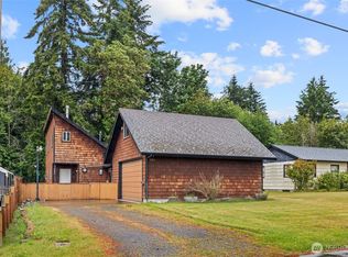 5246 Yearley Drive NE, Olympia, WA 98516