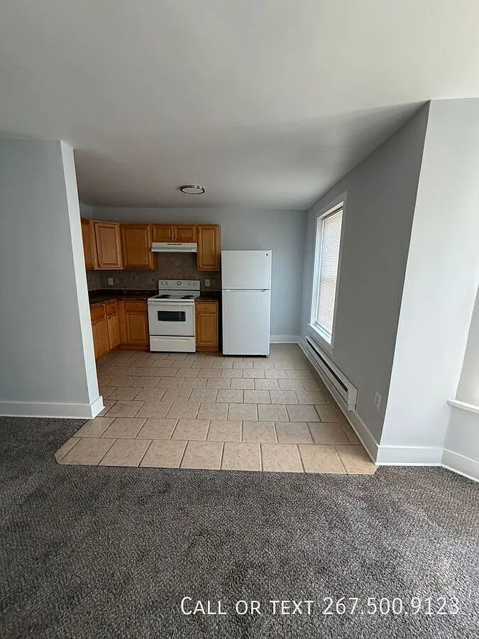 Two bedroom one bathroom in Germantown! Balcony, extra storage and shared laundry!! — Photo 3