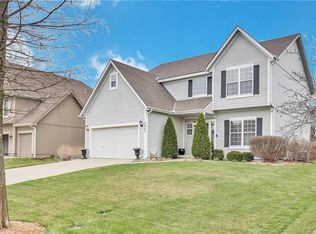 2405 SW Tracker Ln, Lees Summit, MO 64082