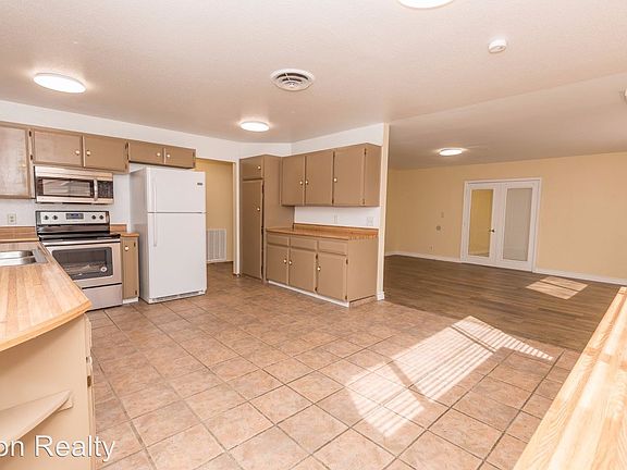 4th image of 2120 Shadow Mountain Pl