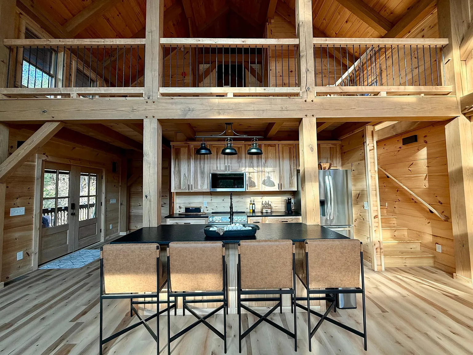 4 bed, 4.5 bath, 2400 sqft, $5,000 — Photo 2