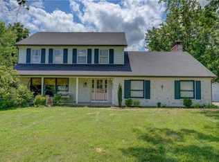 6830 NW Prairie View Rd, Kansas City, MO 64151