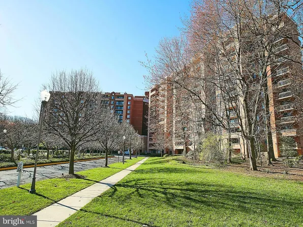 2230 George C Marshall Dr APT 223, Falls Church, VA 22043