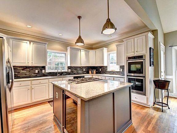 3rd image of 350 Fernly Park Dr