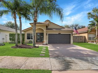 20524 SW 5th St, Pembroke Pines, FL 33029