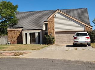 6301 S Chenot Dr, Amarillo, TX 79109
