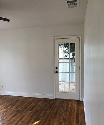 4th image of 450 Adrian Dr