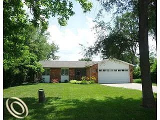 2752 Iowa Dr photo 1