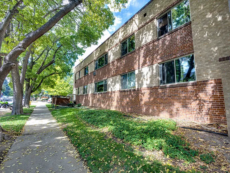 1200 Saint Paul St — Photo 14