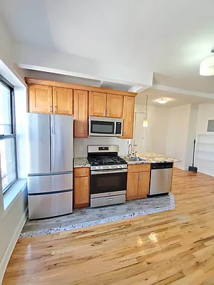 Rented by Smart NY Realty LLC | media 1