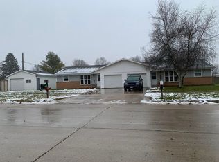 717 E Cedar Ave, Manitowoc, WI 54220