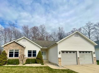 291 Dawn Dr, Valparaiso, IN 46385