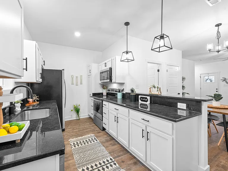 914 Power St — Photo 10