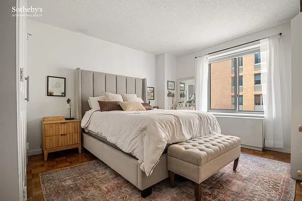 Sold by Sotheby's International Realty | media 5