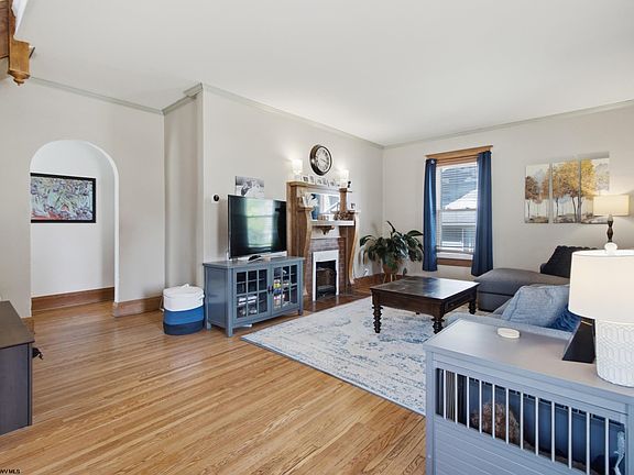 3rd image of 200 Concord St