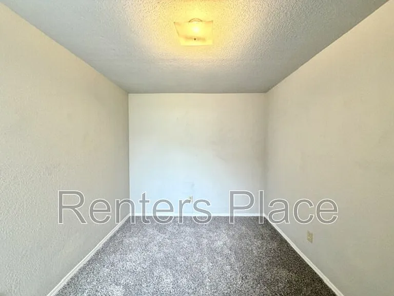 1548 E 74th St — Photo 12