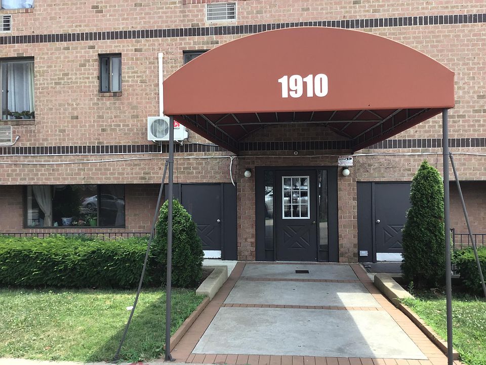 1st image of 1910 Avenue V #2000