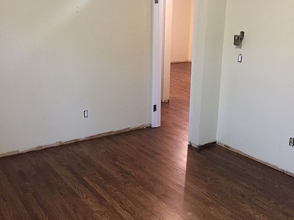 5th image of 75 Briarwood Ln #2