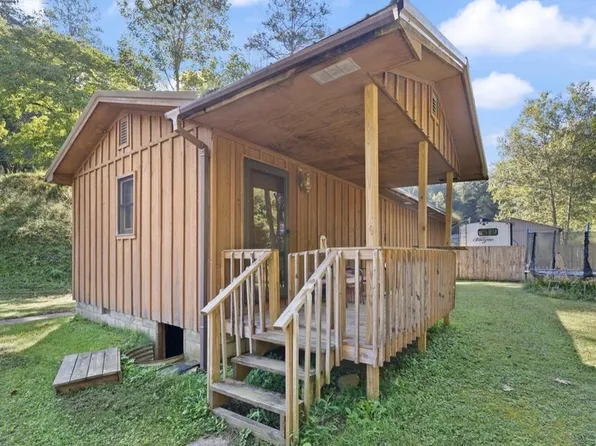 3150 Possum Trot Rd, Leburn, KY 41831