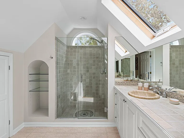 26 Squires Ave — Photo 15
