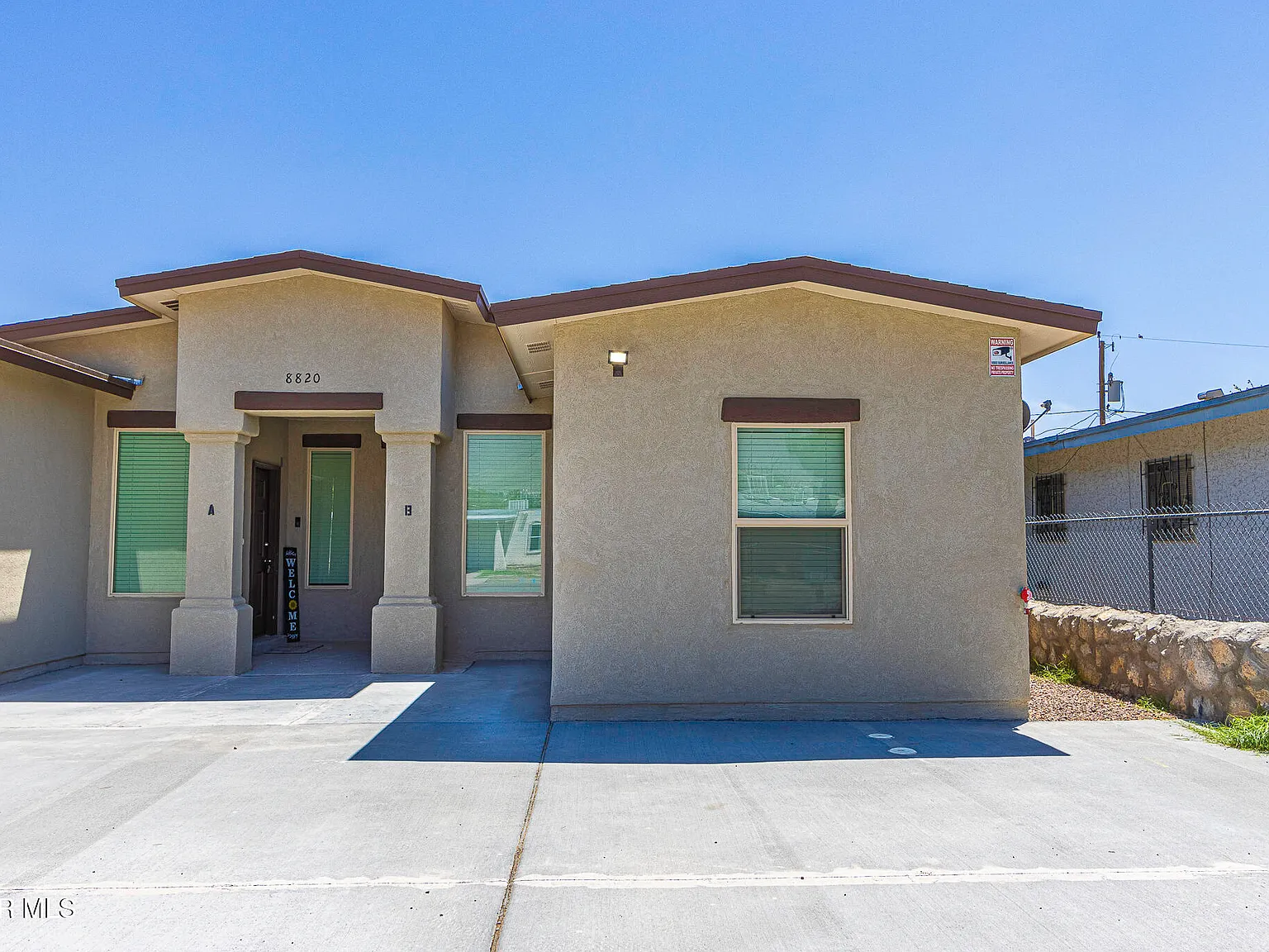 2 bed, 1.0 bath, 930 sqft, $1,420 — Photo 1