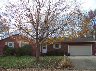 4 Foothill Rd, Monticello, IL 61856