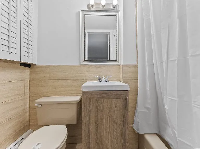 214 11th St #1 — Photo 7