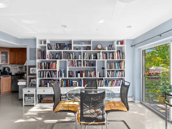 145 Kenilworth Place image 3 of 9