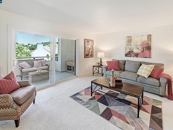 5th image of 1501 Ptarmigan Dr APT 6B