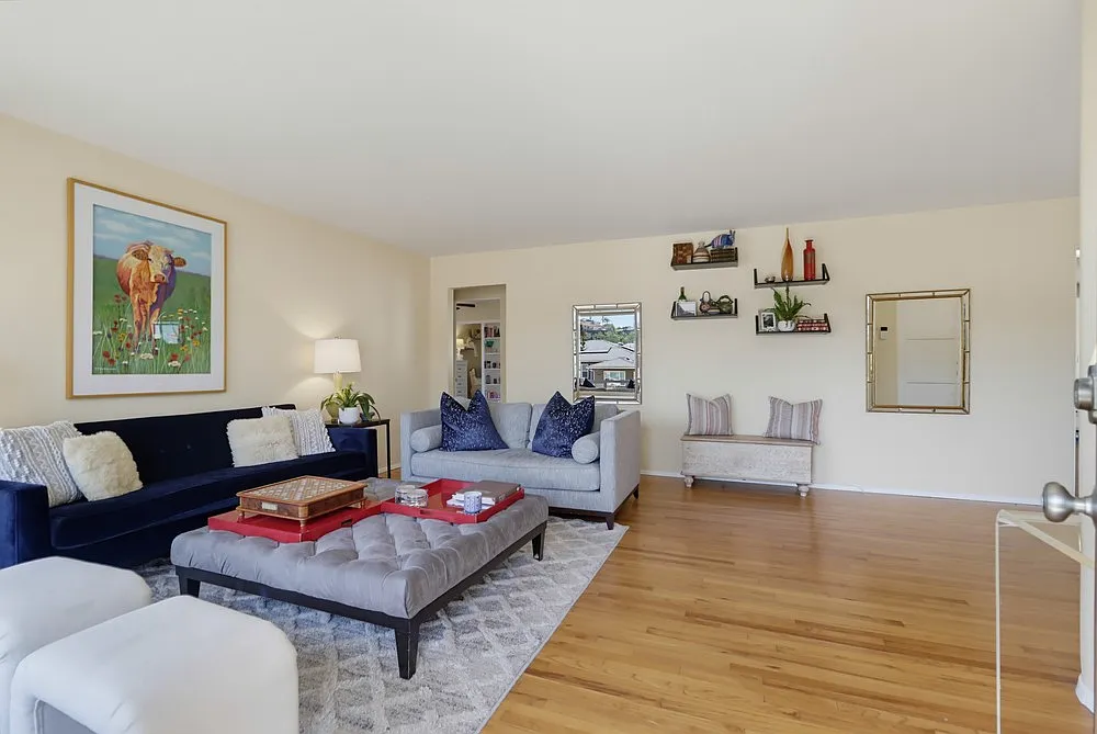 4052 Alicia Dr — Photo 3