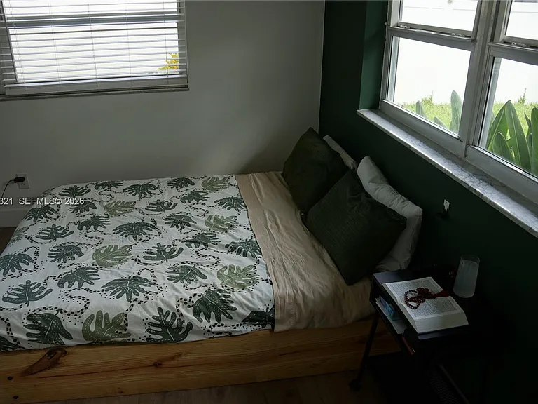 1251 SW 11th Ter — Photo 29