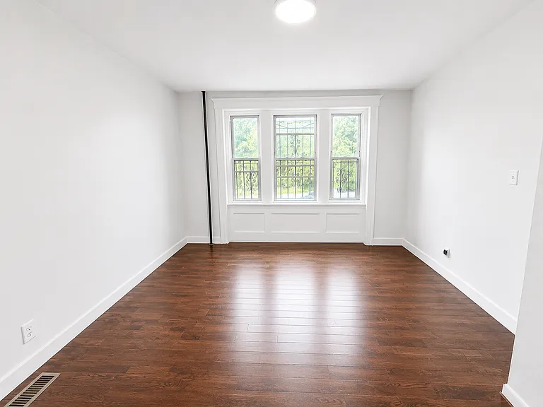 233 Rose St — Photo 9