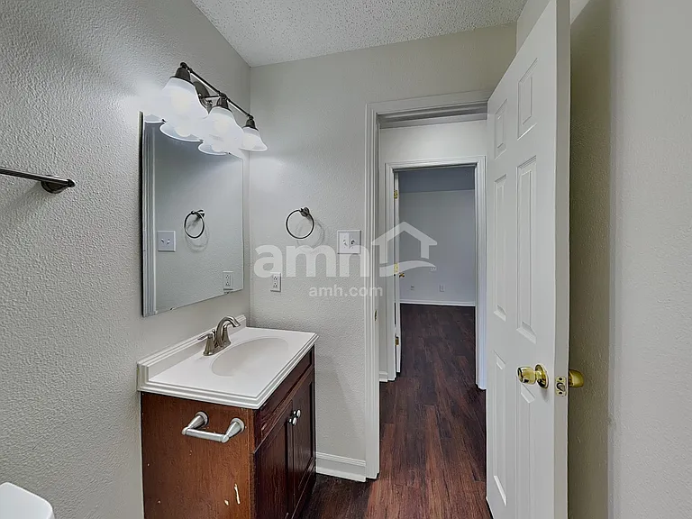 5624 Grassy Bank Dr — Photo 13