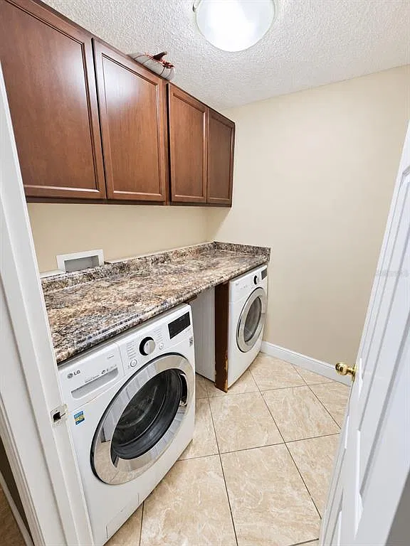 3 bed, 2.0 bath, 1902 sqft, $2,100 — Photo 4