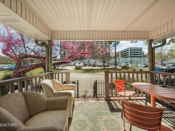 4th image of 1608 Queen Anne Way