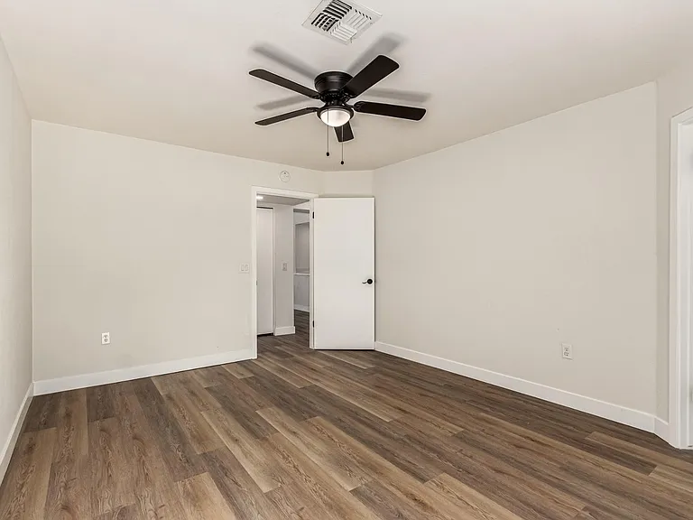 1538 E Laurel Ave — Photo 17