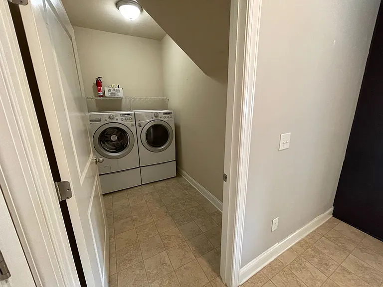 654 Dutchmans Creek Trl — Photo 26