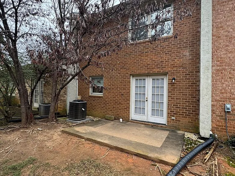 250 Cleveland Rd #211 — Photo 17