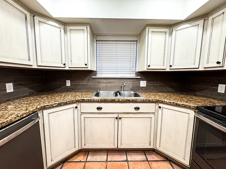 1465 E Laguna Pl #11 — Photo 7